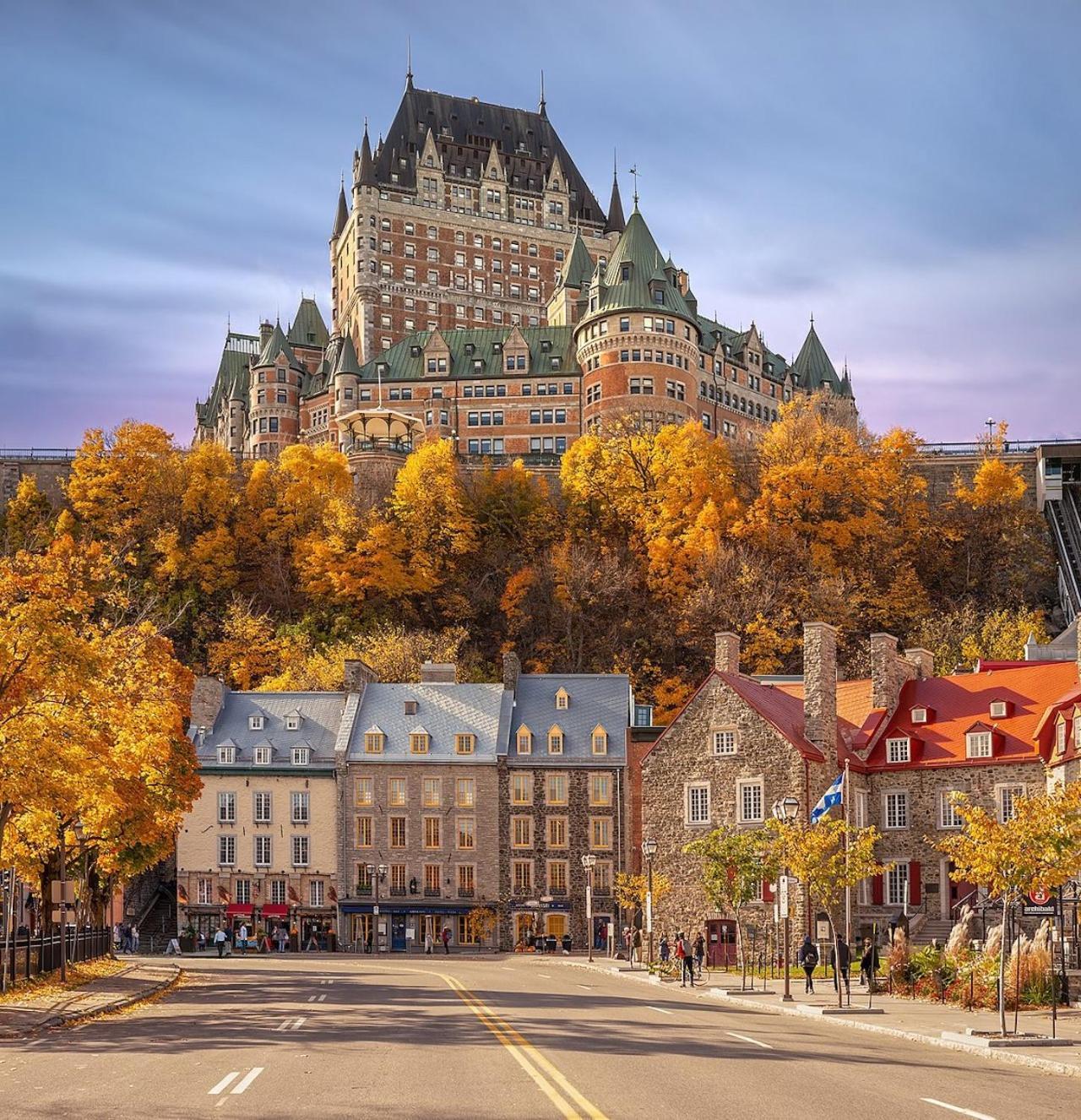Initial - James Bond 007 - Centre Ville De Quebec Ngoại thất bức ảnh